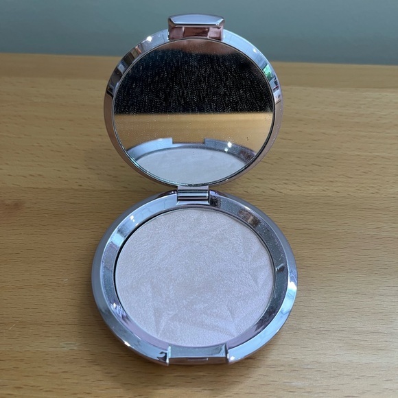 ❤️‍🔥NEW❤️‍🔥 Becca Highlighter ! RARE! - Picture 2 of 2